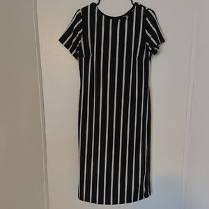 ❤️ 3 FOR $20 DRESS SALE ❤️ Black and White Striped Dress